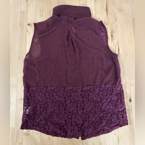 Kimchi Blue Lace Sleeveless button up top- Color: Burgundy, Size: Medium - Picture 3 of 3